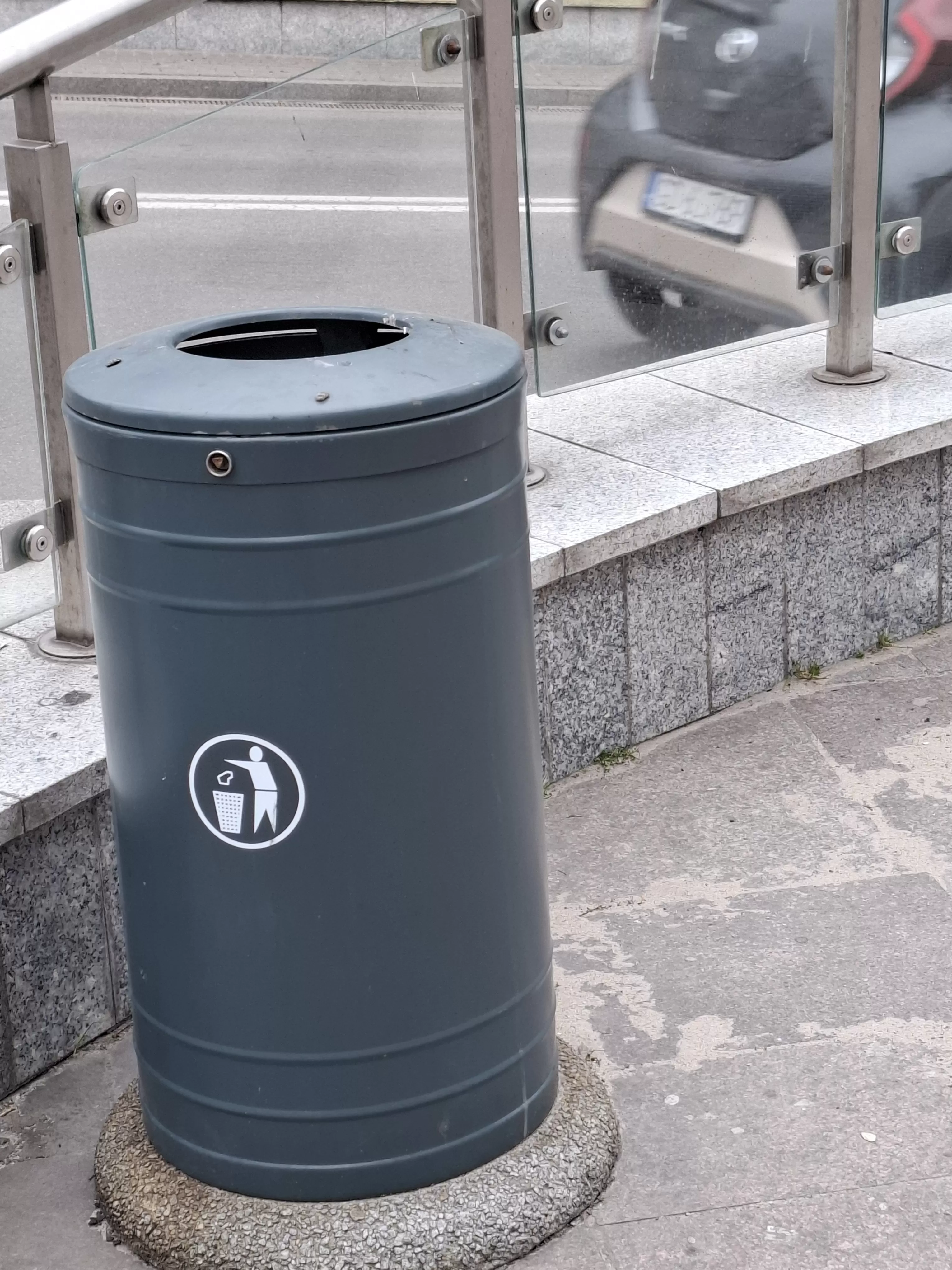 Sopocianie wybrali – nowe ławki i kosze już trafiają na ulice
