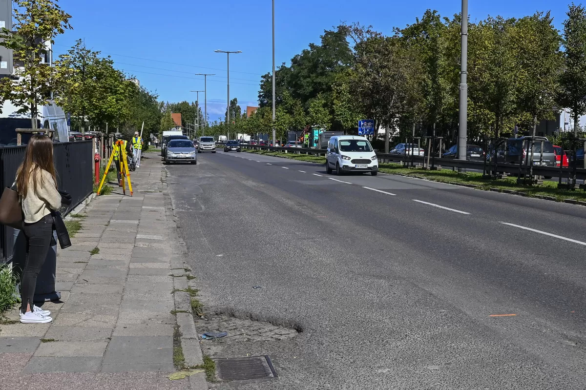 Roboty przygotowawcze poprzedzające remont Alei Niepodległości